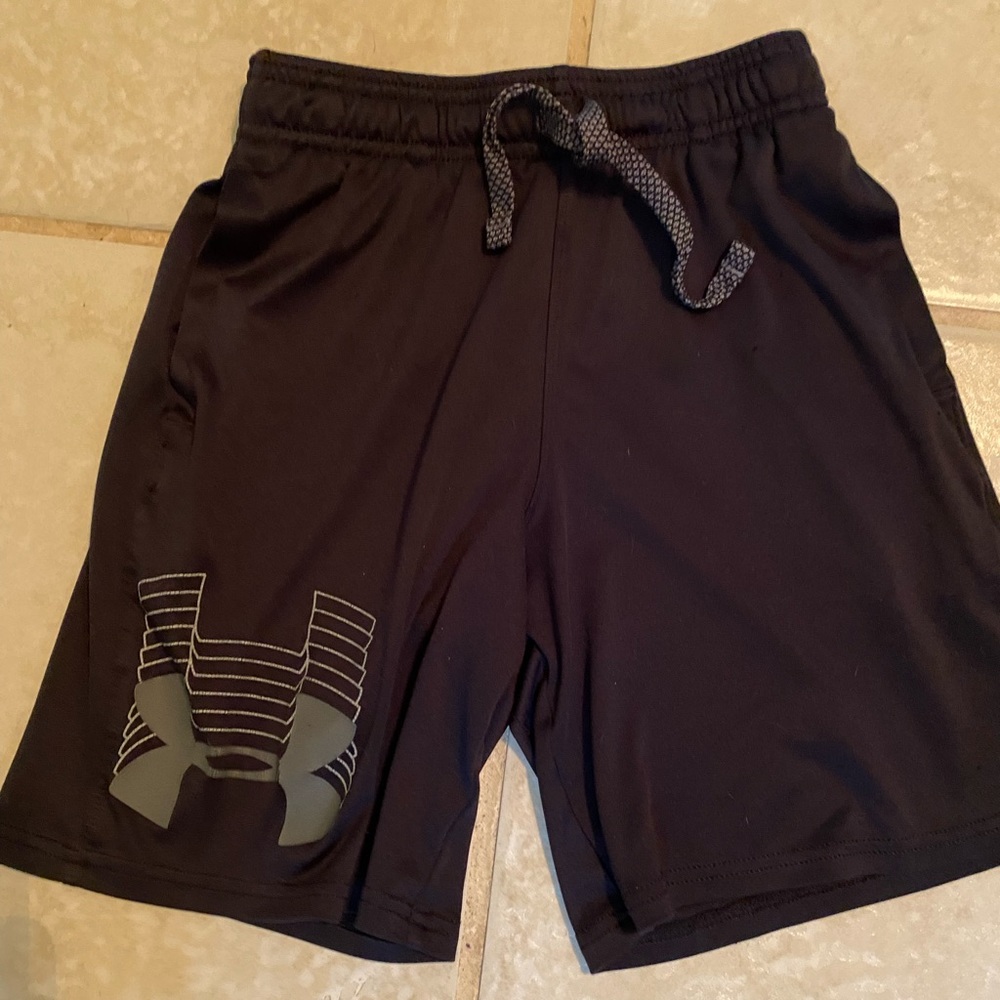 Youth Small Under Armour Active wear Shorts